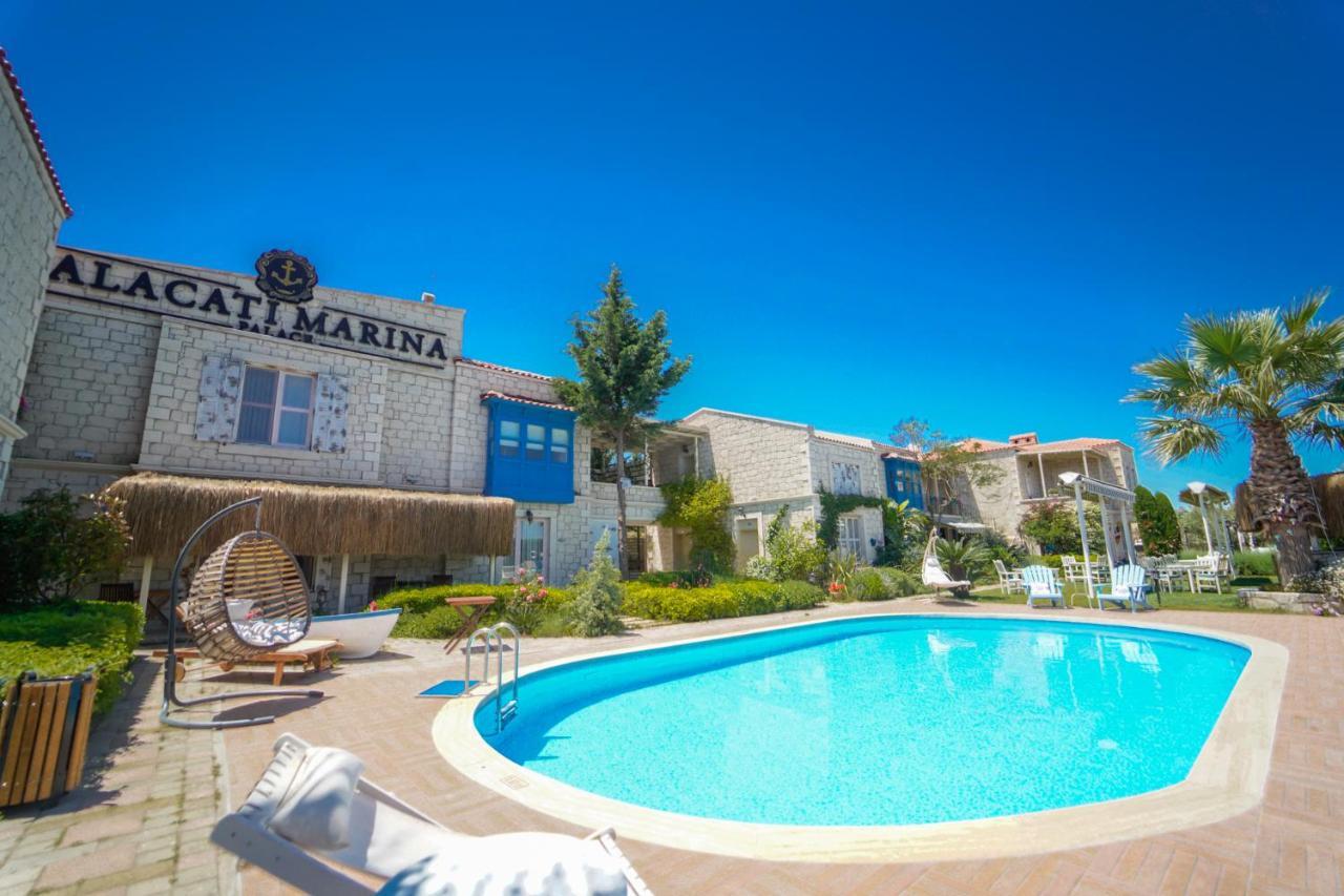 Alacati Marina Palace ภายนอก รูปภาพ