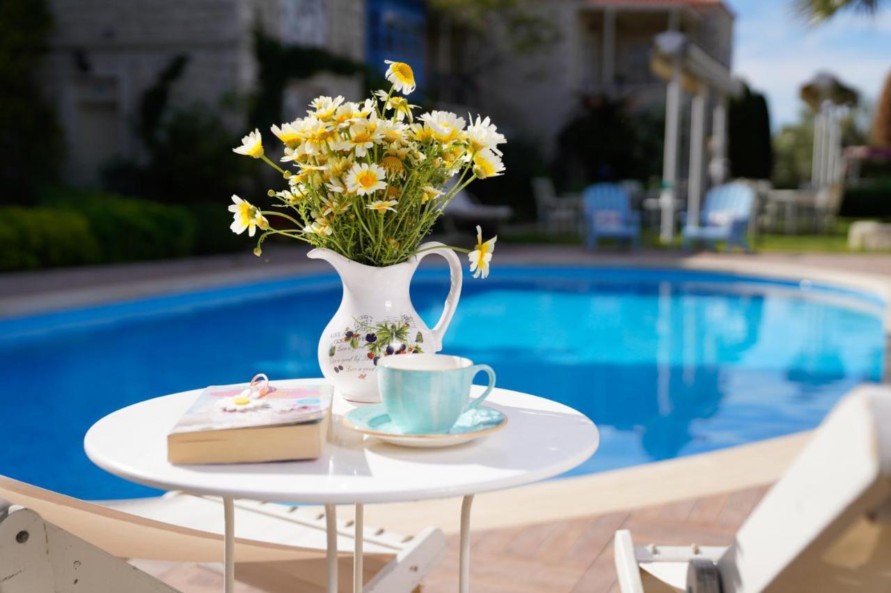 Alacati Marina Palace ภายนอก รูปภาพ