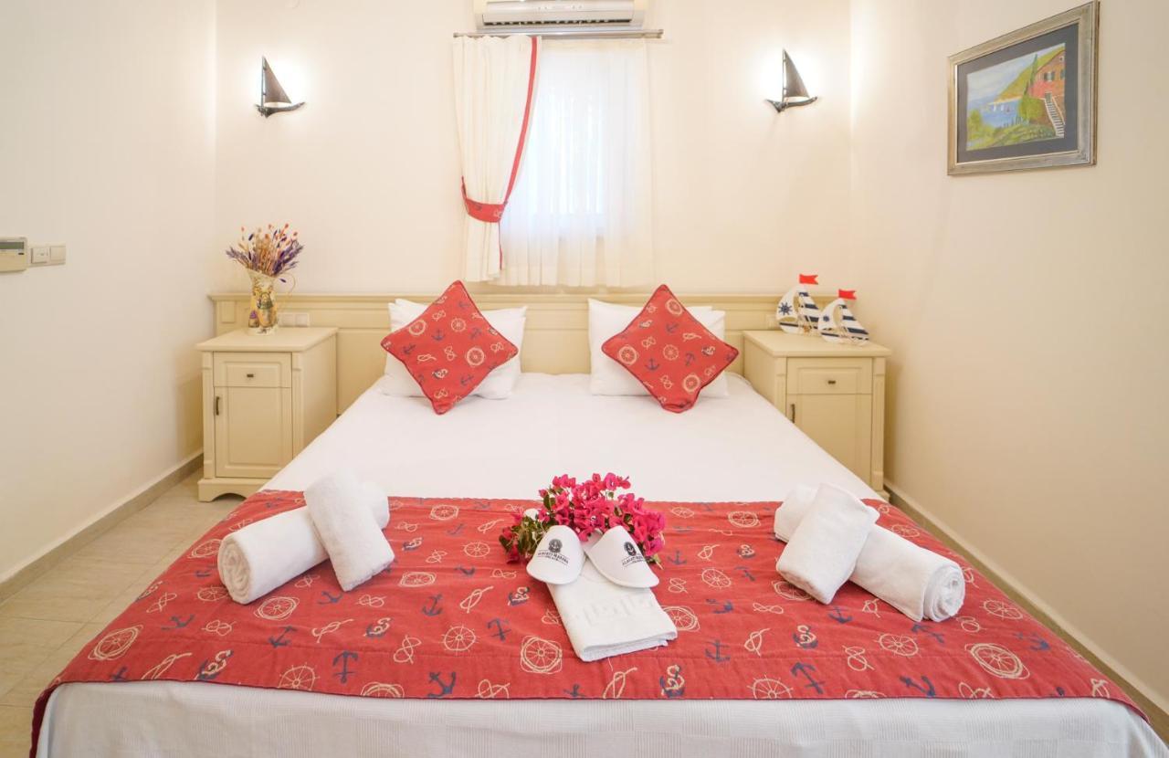 Alacati Marina Palace ภายนอก รูปภาพ