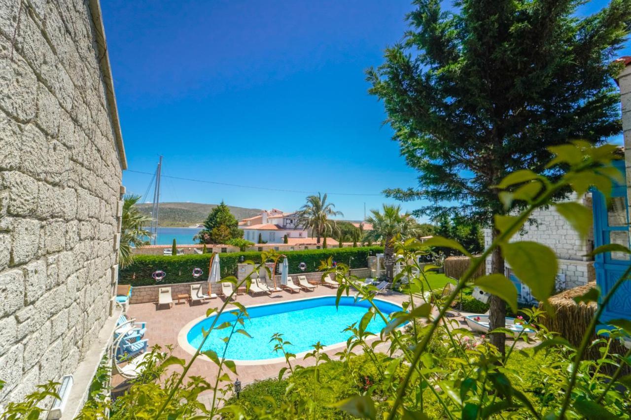 Alacati Marina Palace ภายนอก รูปภาพ
