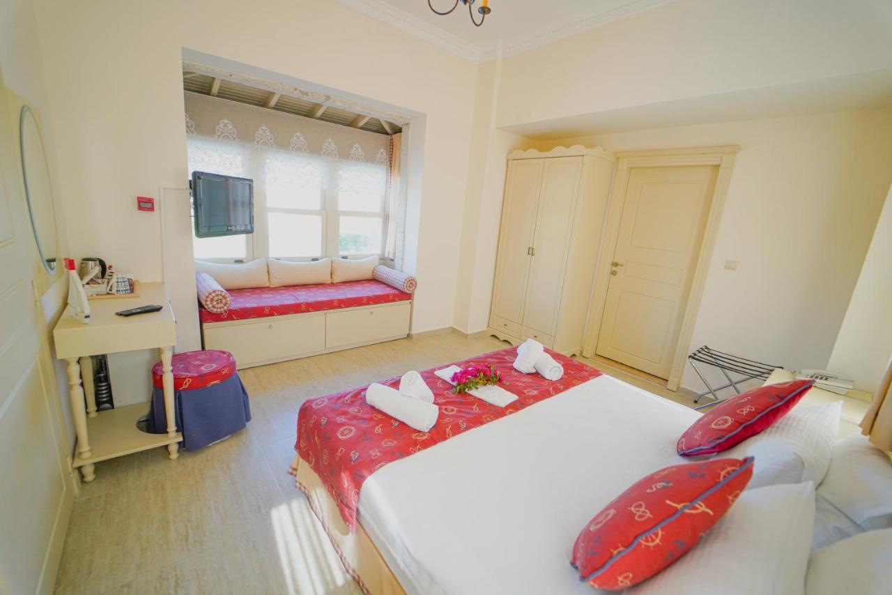 Alacati Marina Palace ภายนอก รูปภาพ
