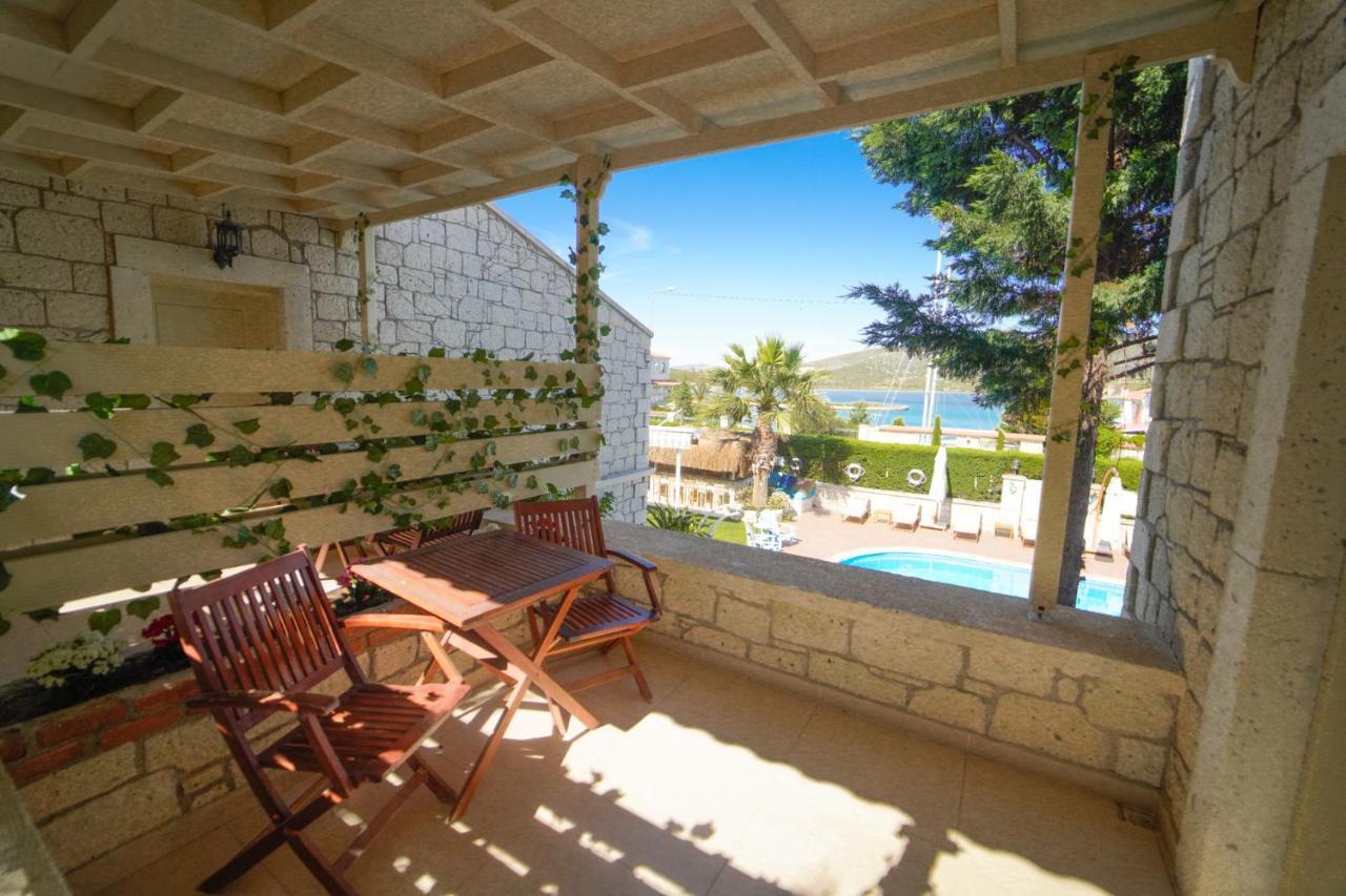 Alacati Marina Palace ภายนอก รูปภาพ
