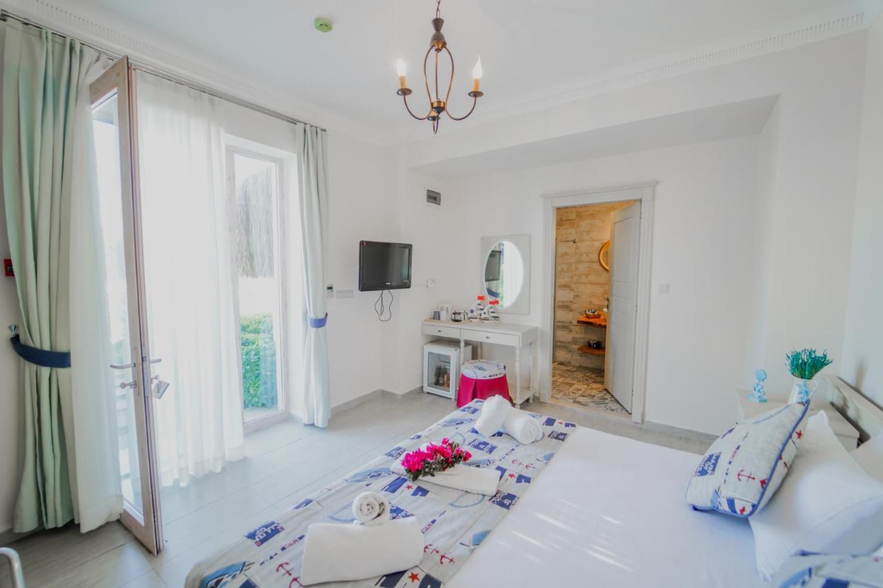 Alacati Marina Palace ภายนอก รูปภาพ